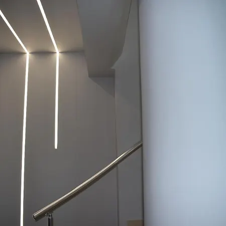 Emi Hotel 2*